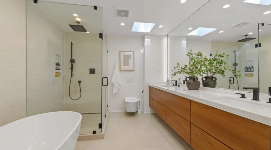 5002 Paradise Drive, Tiburon, California, United States, 4 Bedrooms Bedrooms, ,2 BathroomsBathrooms,Residential,For Sale,5002 Paradise Drive,2026830