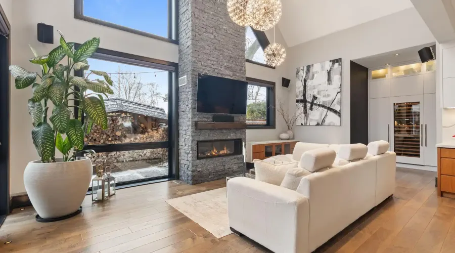 1031 Welwyn Drive, Mississauga, Ontario, L5J 3J2, Canada, 4 Bedrooms Bedrooms, ,5 BathroomsBathrooms,Residential,For Sale,1031 Welwyn Drive,2026832