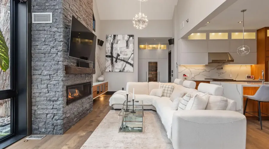 1031 Welwyn Drive, Mississauga, Ontario, L5J 3J2, Canada, 4 Bedrooms Bedrooms, ,5 BathroomsBathrooms,Residential,For Sale,1031 Welwyn Drive,2026832