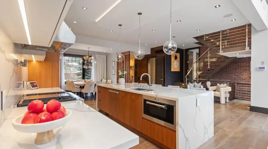 1031 Welwyn Drive, Mississauga, Ontario, L5J 3J2, Canada, 4 Bedrooms Bedrooms, ,5 BathroomsBathrooms,Residential,For Sale,1031 Welwyn Drive,2026832