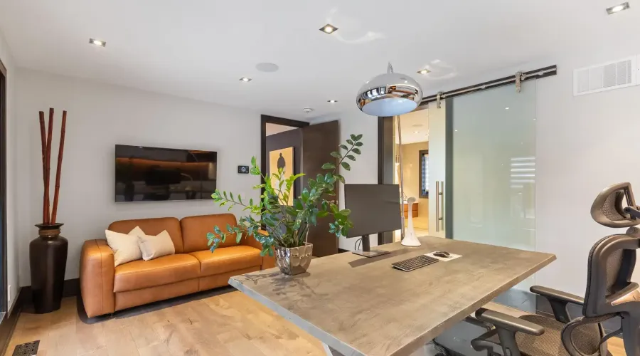 1031 Welwyn Drive, Mississauga, Ontario, L5J 3J2, Canada, 4 Bedrooms Bedrooms, ,5 BathroomsBathrooms,Residential,For Sale,1031 Welwyn Drive,2026832