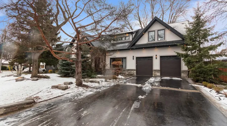 1031 Welwyn Drive, Mississauga, Ontario, L5J 3J2, Canada, 4 Bedrooms Bedrooms, ,5 BathroomsBathrooms,Residential,For Sale,1031 Welwyn Drive,2026832