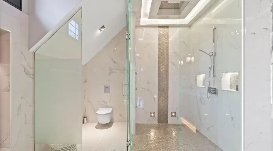 1031 Welwyn Drive, Mississauga, Ontario, L5J 3J2, Canada, 4 Bedrooms Bedrooms, ,5 BathroomsBathrooms,Residential,For Sale,1031 Welwyn Drive,2026832