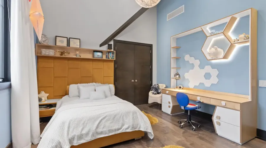 1031 Welwyn Drive, Mississauga, Ontario, L5J 3J2, Canada, 4 Bedrooms Bedrooms, ,5 BathroomsBathrooms,Residential,For Sale,1031 Welwyn Drive,2026832