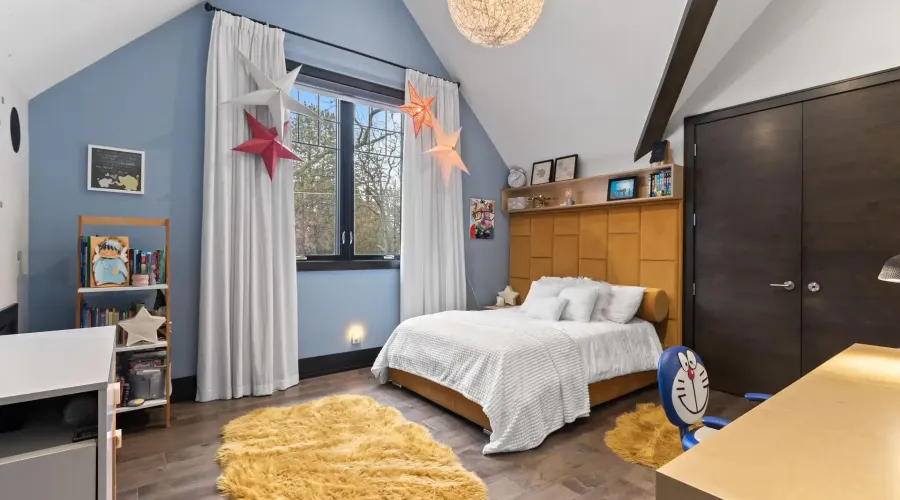 1031 Welwyn Drive, Mississauga, Ontario, L5J 3J2, Canada, 4 Bedrooms Bedrooms, ,5 BathroomsBathrooms,Residential,For Sale,1031 Welwyn Drive,2026832