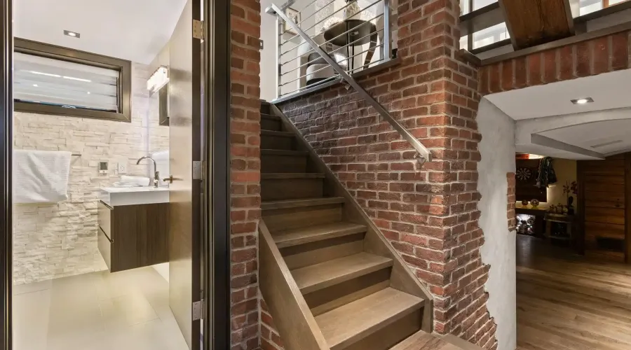 1031 Welwyn Drive, Mississauga, Ontario, L5J 3J2, Canada, 4 Bedrooms Bedrooms, ,5 BathroomsBathrooms,Residential,For Sale,1031 Welwyn Drive,2026832