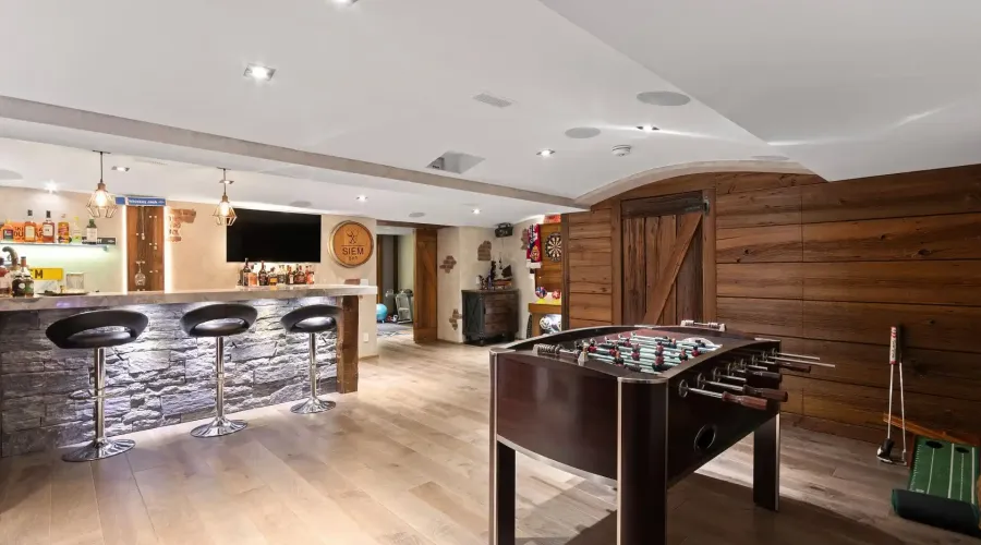 1031 Welwyn Drive, Mississauga, Ontario, L5J 3J2, Canada, 4 Bedrooms Bedrooms, ,5 BathroomsBathrooms,Residential,For Sale,1031 Welwyn Drive,2026832