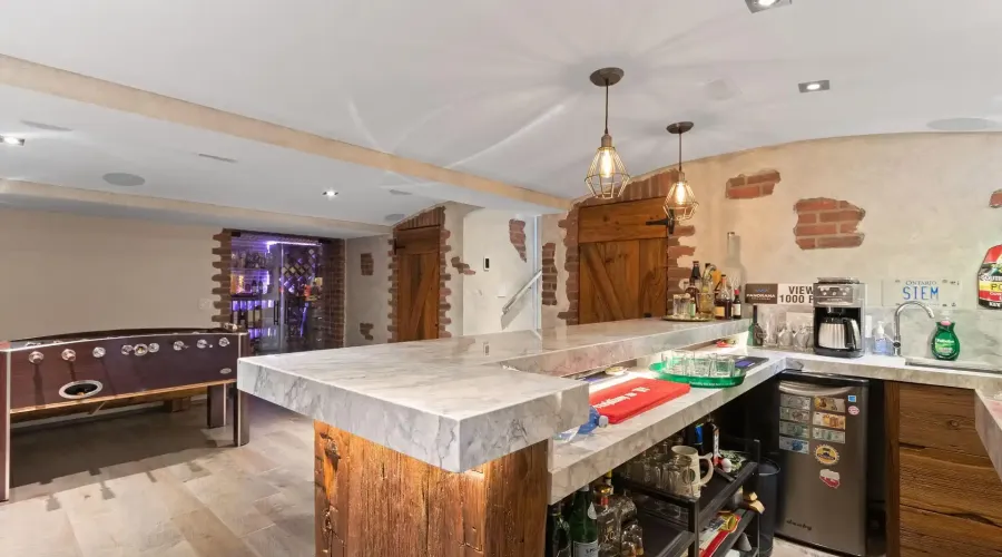 1031 Welwyn Drive, Mississauga, Ontario, L5J 3J2, Canada, 4 Bedrooms Bedrooms, ,5 BathroomsBathrooms,Residential,For Sale,1031 Welwyn Drive,2026832