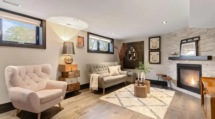 1031 Welwyn Drive, Mississauga, Ontario, L5J 3J2, Canada, 4 Bedrooms Bedrooms, ,5 BathroomsBathrooms,Residential,For Sale,1031 Welwyn Drive,2026832