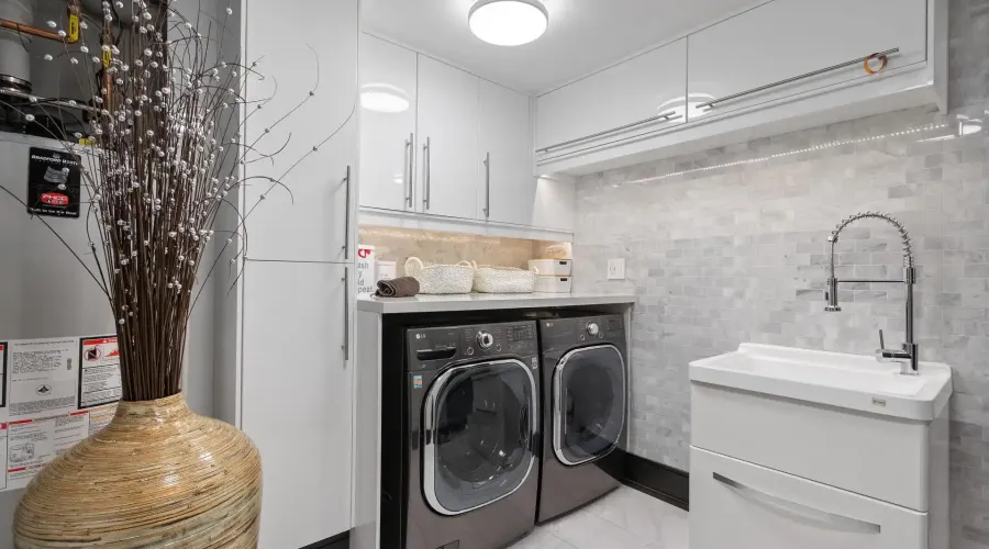 1031 Welwyn Drive, Mississauga, Ontario, L5J 3J2, Canada, 4 Bedrooms Bedrooms, ,5 BathroomsBathrooms,Residential,For Sale,1031 Welwyn Drive,2026832