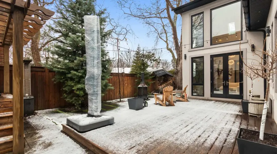 1031 Welwyn Drive, Mississauga, Ontario, L5J 3J2, Canada, 4 Bedrooms Bedrooms, ,5 BathroomsBathrooms,Residential,For Sale,1031 Welwyn Drive,2026832