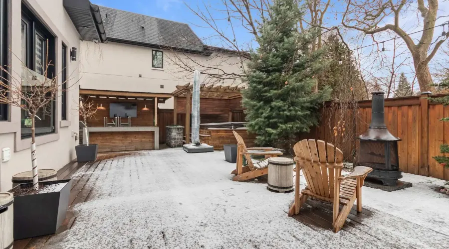 1031 Welwyn Drive, Mississauga, Ontario, L5J 3J2, Canada, 4 Bedrooms Bedrooms, ,5 BathroomsBathrooms,Residential,For Sale,1031 Welwyn Drive,2026832