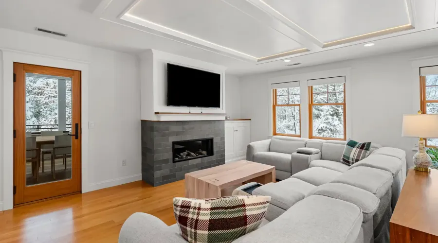 10 Friedenfels Street, Salisbury, Massachusetts, 01952, United States, 4 Bedrooms Bedrooms, 8 Rooms Rooms,3 BathroomsBathrooms,Residential,For Sale,Friedenfels,2027831