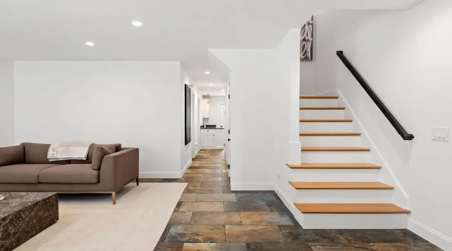 10 Friedenfels Street, Salisbury, Massachusetts, 01952, United States, 4 Bedrooms Bedrooms, 8 Rooms Rooms,3 BathroomsBathrooms,Residential,For Sale,Friedenfels,2027831