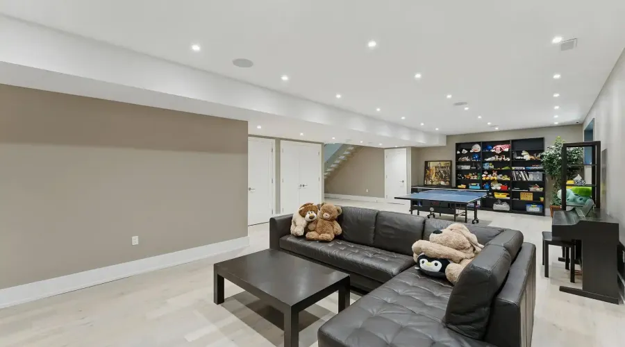 1112 Caldwell Avenue, Mississauga, Ontario, L5H 1Z4, Canada, 4 Bedrooms Bedrooms, ,5 BathroomsBathrooms,Residential,For Sale,1112 Caldwell Avenue,2028646