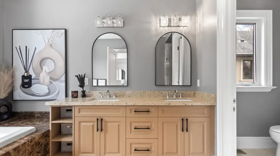 1285 Minnewaska Trail, Mississauga, Ontario, L5G 3S6, Canada, 4 Bedrooms Bedrooms, ,5 BathroomsBathrooms,Residential,For Sale,1285 Minnewaska Trail,2028647