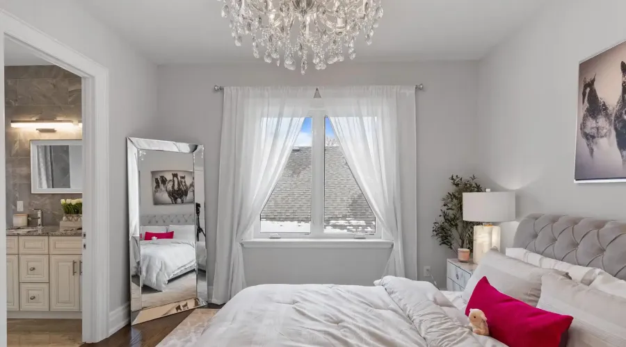 1285 Minnewaska Trail, Mississauga, Ontario, L5G 3S6, Canada, 4 Bedrooms Bedrooms, ,5 BathroomsBathrooms,Residential,For Sale,1285 Minnewaska Trail,2028647