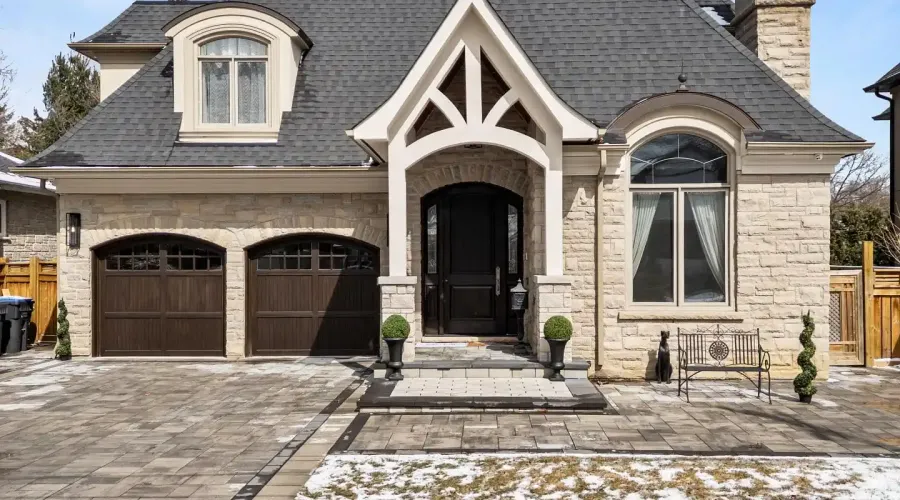 1285 Minnewaska Trail, Mississauga, Ontario, L5G 3S6, Canada, 4 Bedrooms Bedrooms, ,5 BathroomsBathrooms,Residential,For Sale,1285 Minnewaska Trail,2028647