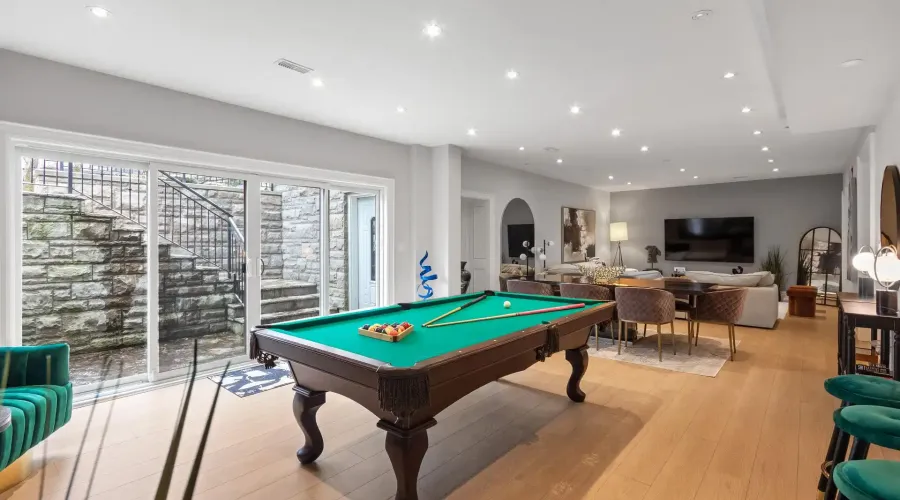 1285 Minnewaska Trail, Mississauga, Ontario, L5G 3S6, Canada, 4 Bedrooms Bedrooms, ,5 BathroomsBathrooms,Residential,For Sale,1285 Minnewaska Trail,2028647