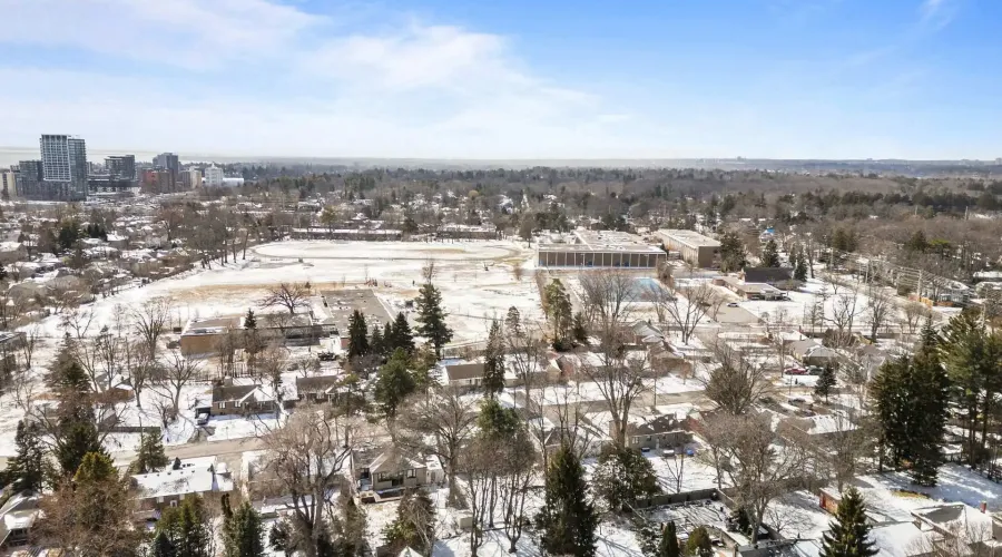 1285 Minnewaska Trail, Mississauga, Ontario, L5G 3S6, Canada, 4 Bedrooms Bedrooms, ,5 BathroomsBathrooms,Residential,For Sale,1285 Minnewaska Trail,2028647