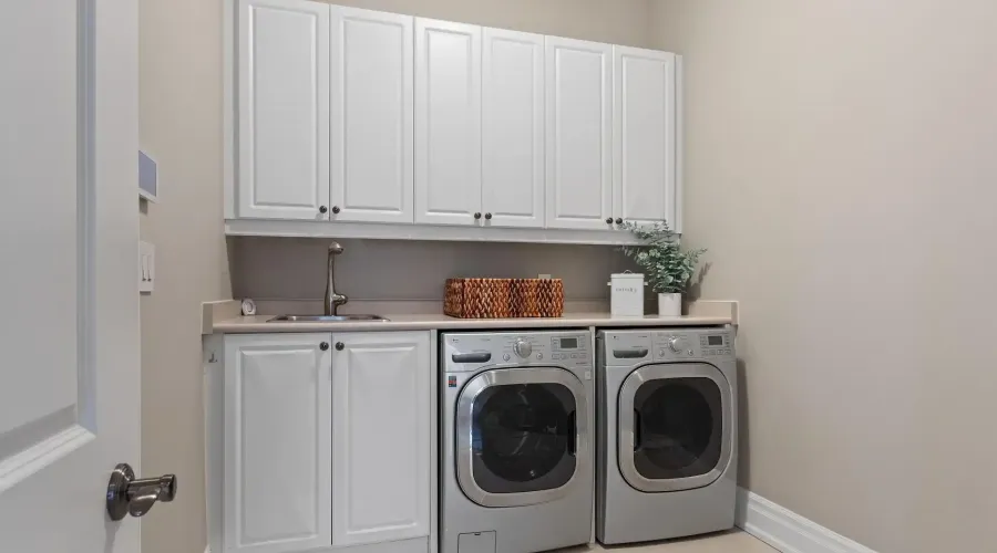 1857 Ivygate Court, Mississauga, Ontario, L5L 0A8, Canada, 4 Bedrooms Bedrooms, ,5 BathroomsBathrooms,Residential,For Sale,1857 Ivygate Court,2030609