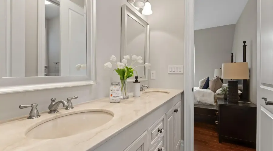 1857 Ivygate Court, Mississauga, Ontario, L5L 0A8, Canada, 4 Bedrooms Bedrooms, ,5 BathroomsBathrooms,Residential,For Sale,1857 Ivygate Court,2030609