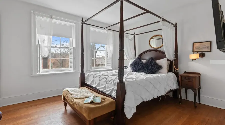 85 Yorkleigh Avenue, Toronto, Ontario, M9P 1Y3, Canada, 3 Bedrooms Bedrooms, ,3 BathroomsBathrooms,Residential,For Sale,85 Yorkleigh Avenue,2030610