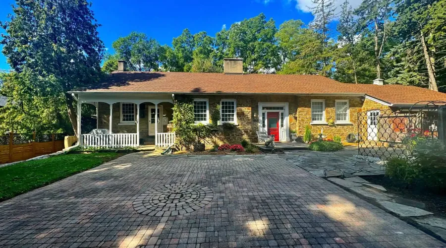 85 Yorkleigh Avenue, Toronto, Ontario, M9P 1Y3, Canada, 3 Bedrooms Bedrooms, ,3 BathroomsBathrooms,Residential,For Sale,85 Yorkleigh Avenue,2030610