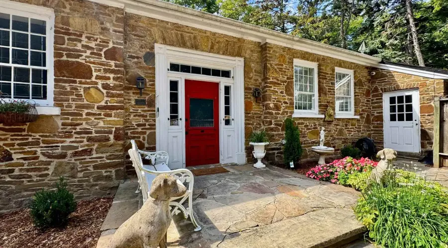 85 Yorkleigh Avenue, Toronto, Ontario, M9P 1Y3, Canada, 3 Bedrooms Bedrooms, ,3 BathroomsBathrooms,Residential,For Sale,85 Yorkleigh Avenue,2030610