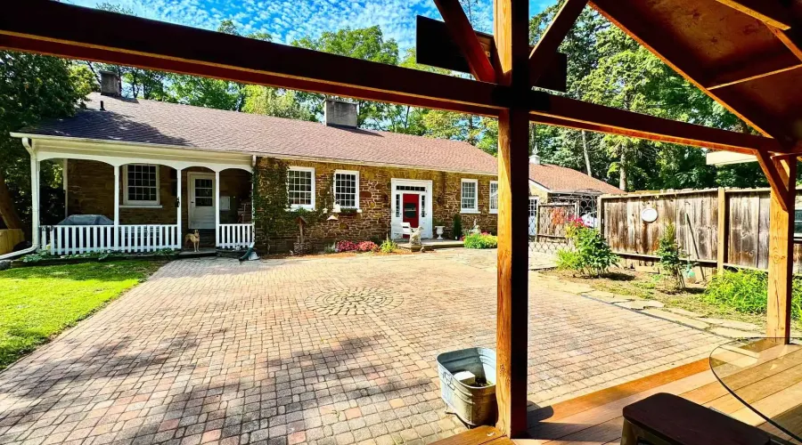 85 Yorkleigh Avenue, Toronto, Ontario, M9P 1Y3, Canada, 3 Bedrooms Bedrooms, ,3 BathroomsBathrooms,Residential,For Sale,85 Yorkleigh Avenue,2030610