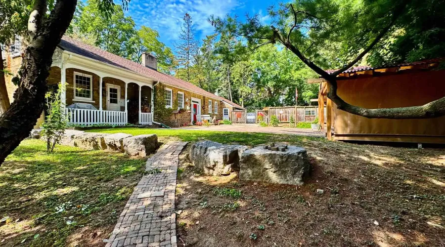 85 Yorkleigh Avenue, Toronto, Ontario, M9P 1Y3, Canada, 3 Bedrooms Bedrooms, ,3 BathroomsBathrooms,Residential,For Sale,85 Yorkleigh Avenue,2030610