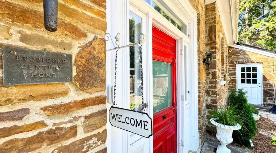 85 Yorkleigh Avenue, Toronto, Ontario, M9P 1Y3, Canada, 3 Bedrooms Bedrooms, ,3 BathroomsBathrooms,Residential,For Sale,85 Yorkleigh Avenue,2030610