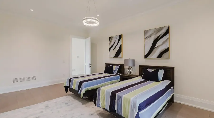 4 Saint Lukes Court, Brampton, Ontario, L6P 1K9, Canada, 6 Bedrooms Bedrooms, ,9 BathroomsBathrooms,Residential,For Sale,4 Saint Lukes Court,2031801