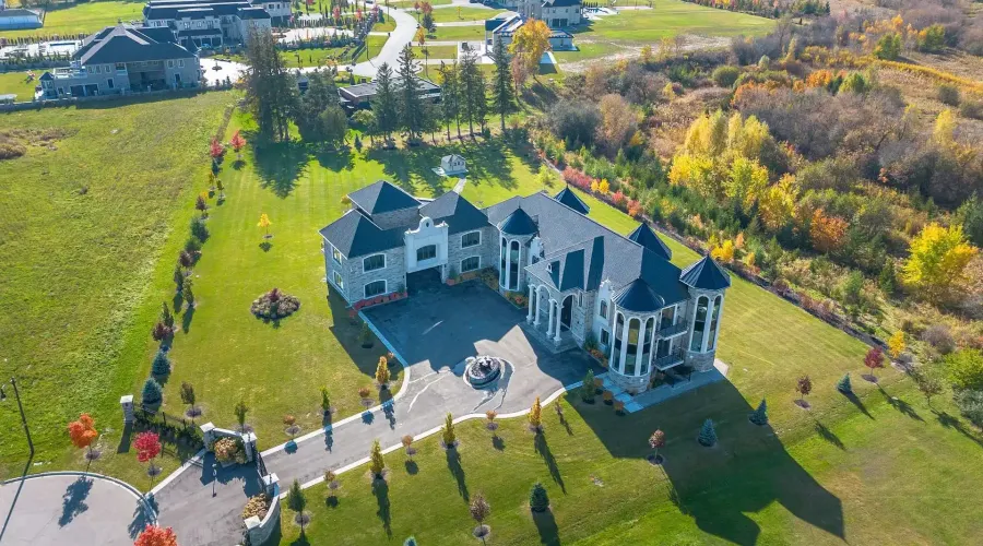 4 Saint Lukes Court, Brampton, Ontario, L6P 1K9, Canada, 6 Bedrooms Bedrooms, ,9 BathroomsBathrooms,Residential,For Sale,4 Saint Lukes Court,2031801