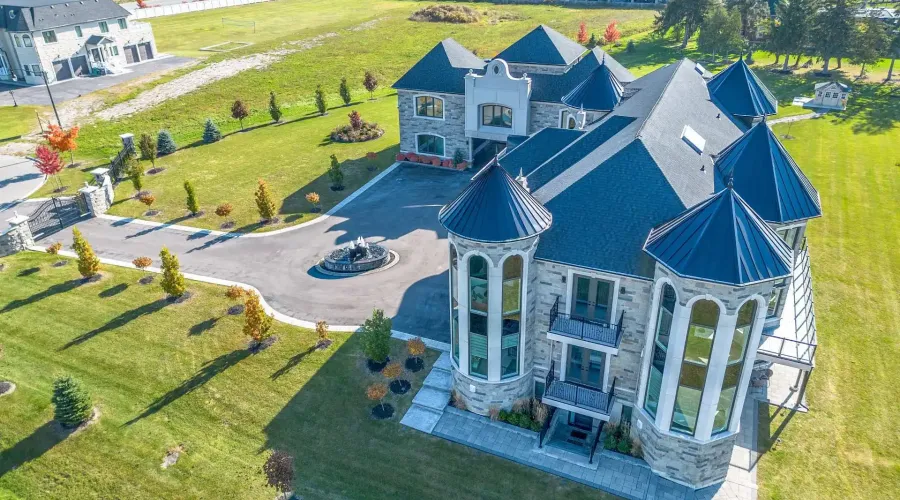 4 Saint Lukes Court, Brampton, Ontario, L6P 1K9, Canada, 6 Bedrooms Bedrooms, ,9 BathroomsBathrooms,Residential,For Sale,4 Saint Lukes Court,2031801