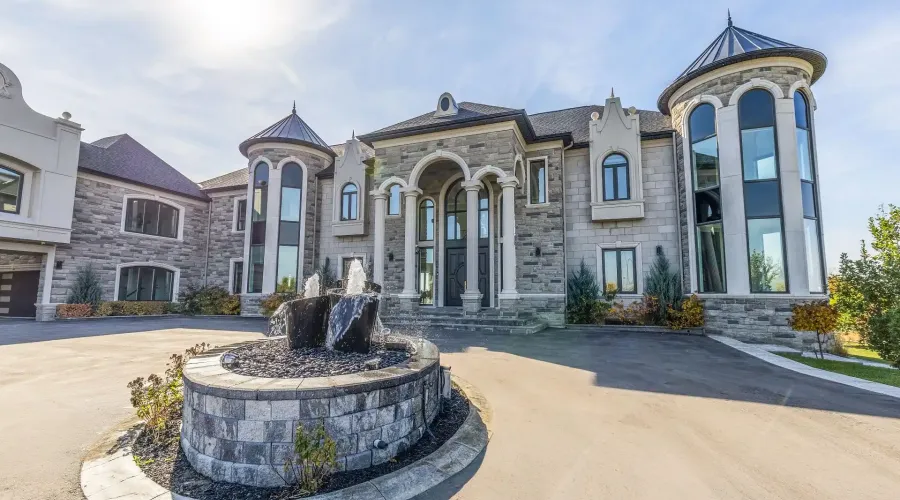 4 Saint Lukes Court, Brampton, Ontario, L6P 1K9, Canada, 6 Bedrooms Bedrooms, ,9 BathroomsBathrooms,Residential,For Sale,4 Saint Lukes Court,2031801