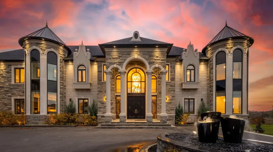 4 Saint Lukes Court, Brampton, Ontario, L6P 1K9, Canada, 6 Bedrooms Bedrooms, ,9 BathroomsBathrooms,Residential,For Sale,4 Saint Lukes Court,2031801