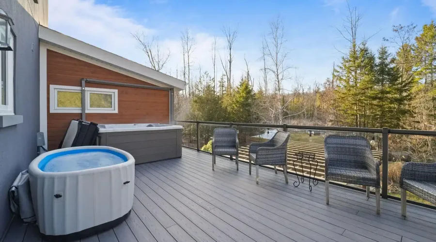 2814 Forks Of The Credit Road, Caledon, Ontario, L7K 2H5, Canada, 4 Bedrooms Bedrooms, ,6 BathroomsBathrooms,Residential,For Sale,2814 Forks Of The Credit Road,2034036