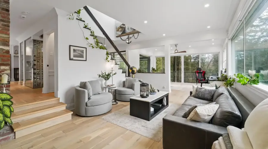 2814 Forks Of The Credit Road, Caledon, Ontario, L7K 2H5, Canada, 4 Bedrooms Bedrooms, ,6 BathroomsBathrooms,Residential,For Sale,2814 Forks Of The Credit Road,2034036