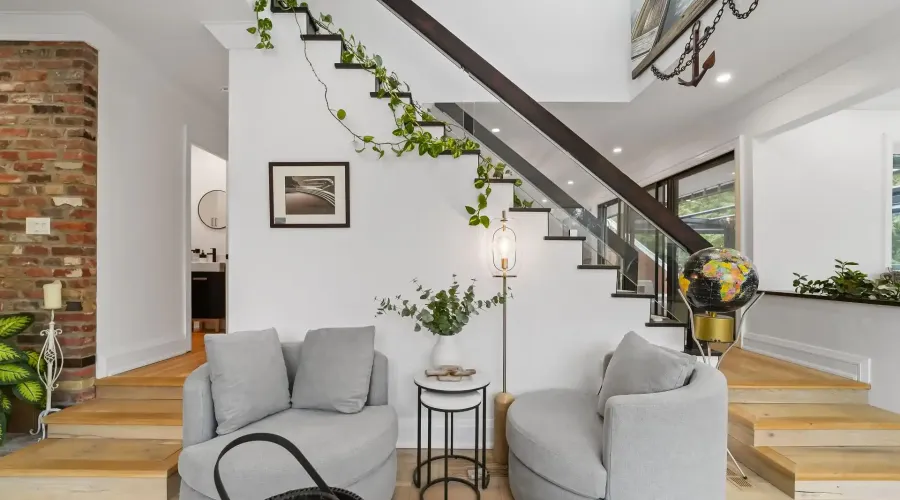 2814 Forks Of The Credit Road, Caledon, Ontario, L7K 2H5, Canada, 4 Bedrooms Bedrooms, ,6 BathroomsBathrooms,Residential,For Sale,2814 Forks Of The Credit Road,2034036