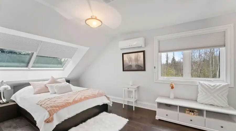 2814 Forks Of The Credit Road, Caledon, Ontario, L7K 2H5, Canada, 4 Bedrooms Bedrooms, ,6 BathroomsBathrooms,Residential,For Sale,2814 Forks Of The Credit Road,2034036