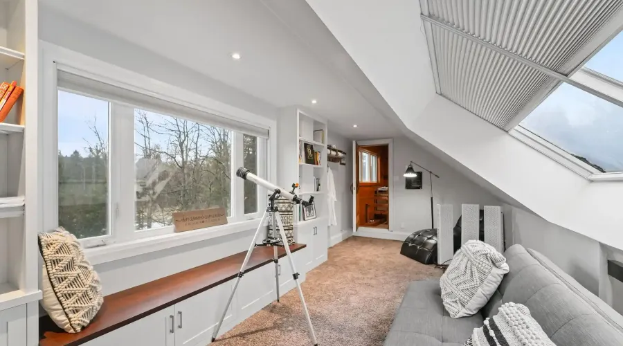 2814 Forks Of The Credit Road, Caledon, Ontario, L7K 2H5, Canada, 4 Bedrooms Bedrooms, ,6 BathroomsBathrooms,Residential,For Sale,2814 Forks Of The Credit Road,2034036