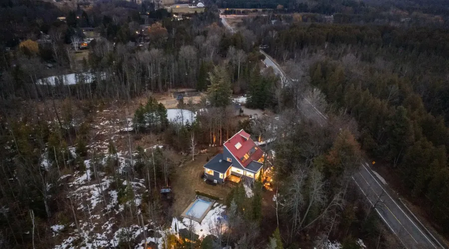 2814 Forks Of The Credit Road, Caledon, Ontario, L7K 2H5, Canada, 4 Bedrooms Bedrooms, ,6 BathroomsBathrooms,Residential,For Sale,2814 Forks Of The Credit Road,2034036