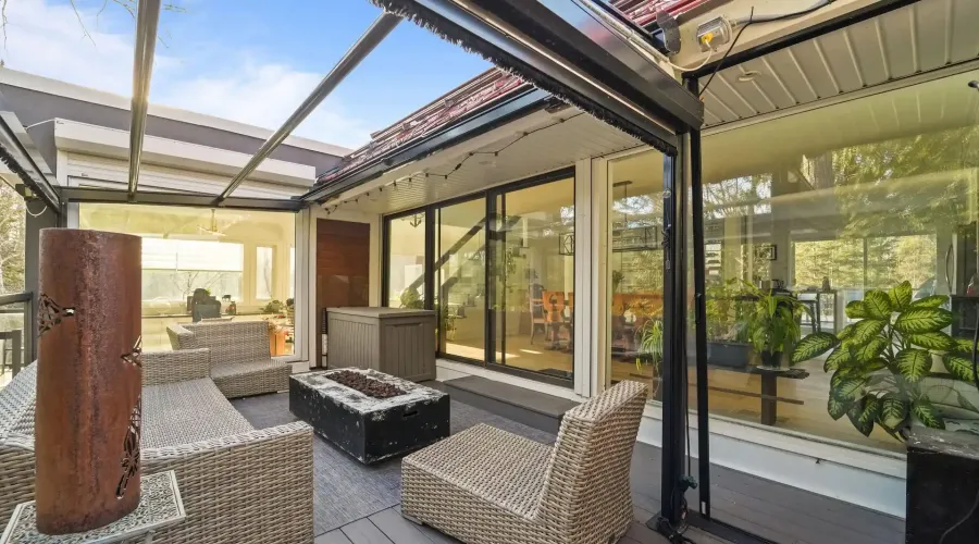 2814 Forks Of The Credit Road, Caledon, Ontario, L7K 2H5, Canada, 4 Bedrooms Bedrooms, ,6 BathroomsBathrooms,Residential,For Sale,2814 Forks Of The Credit Road,2034036