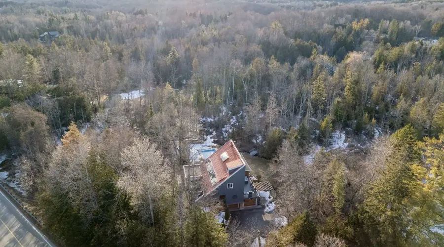 2814 Forks Of The Credit Road, Caledon, Ontario, L7K 2H5, Canada, 4 Bedrooms Bedrooms, ,6 BathroomsBathrooms,Residential,For Sale,2814 Forks Of The Credit Road,2034036