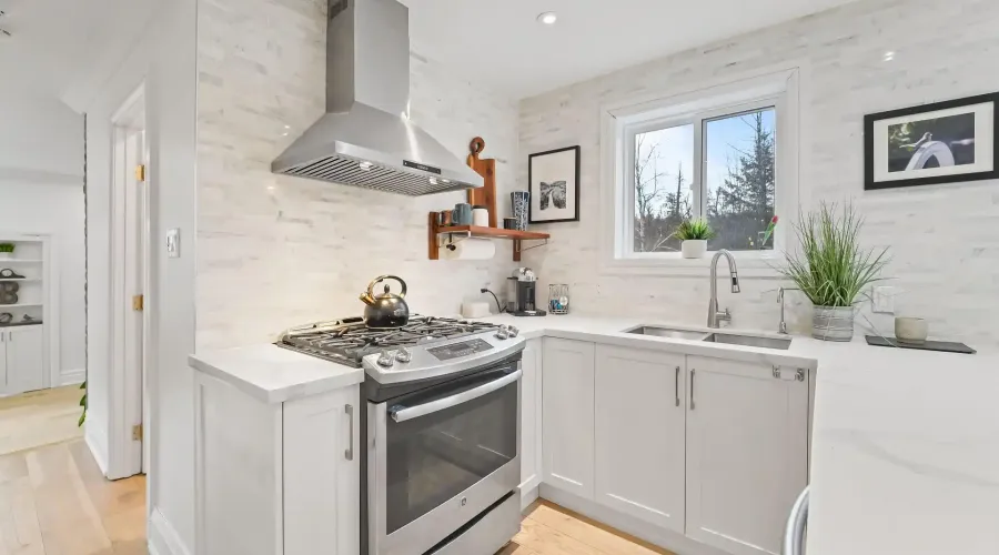 2814 Forks Of The Credit Road, Caledon, Ontario, L7K 2H5, Canada, 4 Bedrooms Bedrooms, ,6 BathroomsBathrooms,Residential,For Sale,2814 Forks Of The Credit Road,2034036