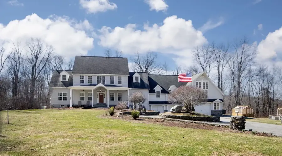 27 Smoke Ridge Road, Sherman, Connecticut, 06784, United States, 4 Bedrooms Bedrooms, 8 Rooms Rooms,3 BathroomsBathrooms,Residential,For Sale,Smoke Ridge,2036154