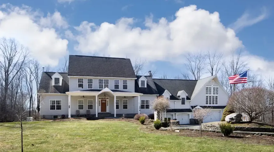 27 Smoke Ridge Road, Sherman, Connecticut, 06784, United States, 4 Bedrooms Bedrooms, 8 Rooms Rooms,3 BathroomsBathrooms,Residential,For Sale,Smoke Ridge,2036154