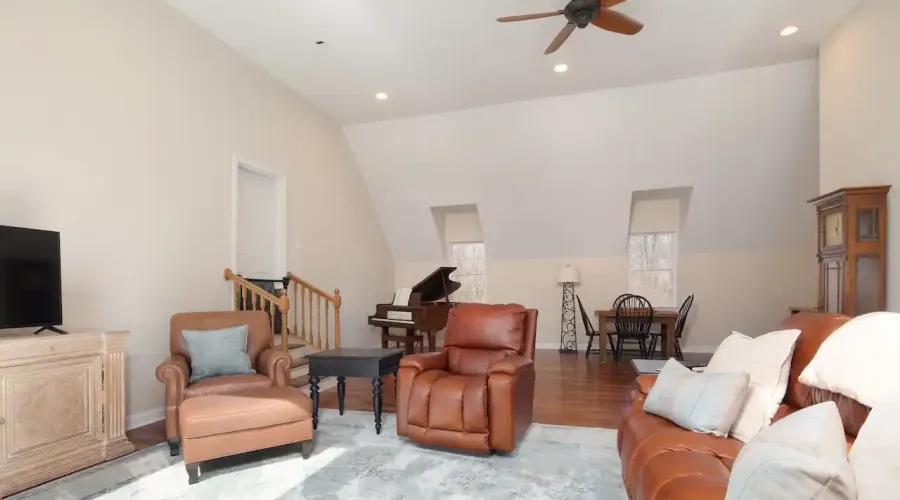 27 Smoke Ridge Road, Sherman, Connecticut, 06784, United States, 4 Bedrooms Bedrooms, 8 Rooms Rooms,3 BathroomsBathrooms,Residential,For Sale,Smoke Ridge,2036154