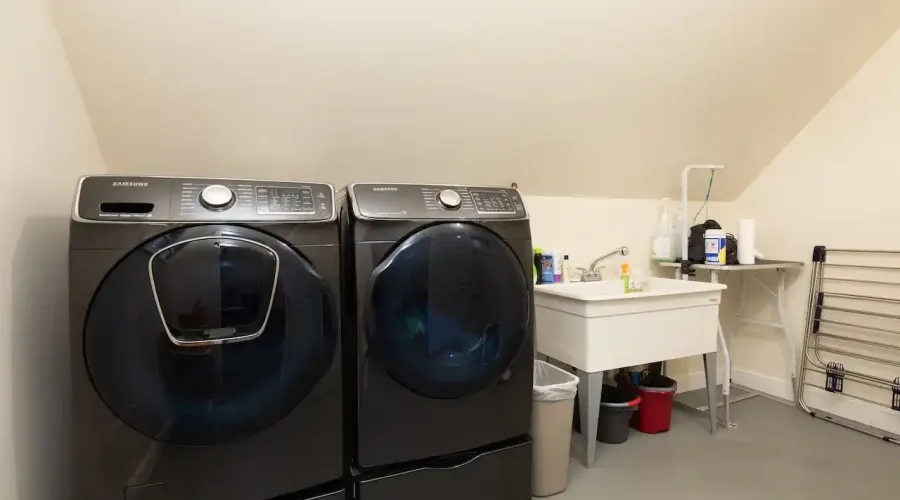 27 Smoke Ridge Road, Sherman, Connecticut, 06784, United States, 4 Bedrooms Bedrooms, 8 Rooms Rooms,3 BathroomsBathrooms,Residential,For Sale,Smoke Ridge,2036154